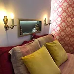 Nest Versailles - Unique Louis Xiv Decoration - Calm Location Right In Center ベッド・アンド・ブレックファスト ナミュール