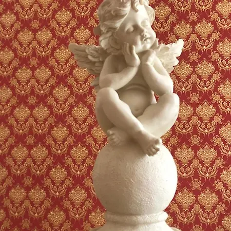 Nest Versailles - Unique Louis Xiv Decoration - Calm Location Right In Center Bed & Breakfast *
