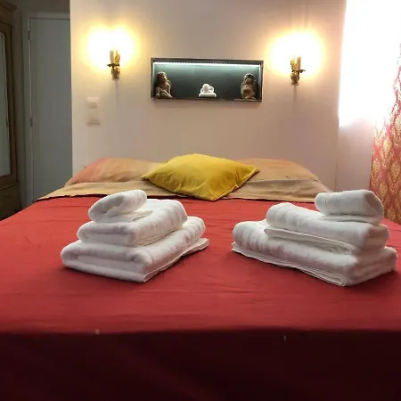 Bed and breakfast Nest Versailles - Unique Louis Xiv Decoration - Calm Location Right In Center Namur