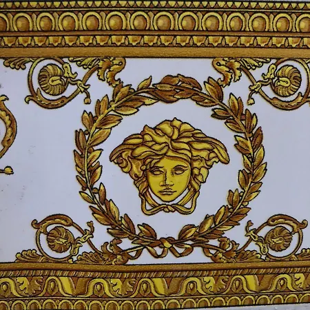 Nest Versailles - Unique Louis Xiv Decoration - Calm Location Right In Center Bed & Breakfast